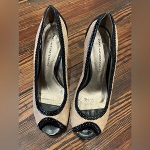 Diane Von Furstenberg DVF Pony Hair Patent Leather Block Heel Peep Toe Sz 7 1/2